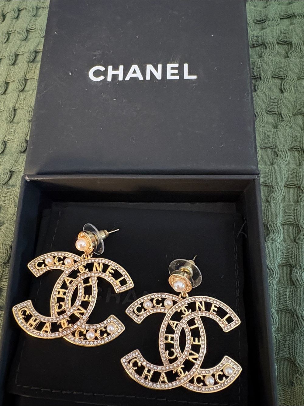 CHANEL Gold-tone Crystal and Pearl CC Drop Earrings with box and bag - Picture 2 of 10